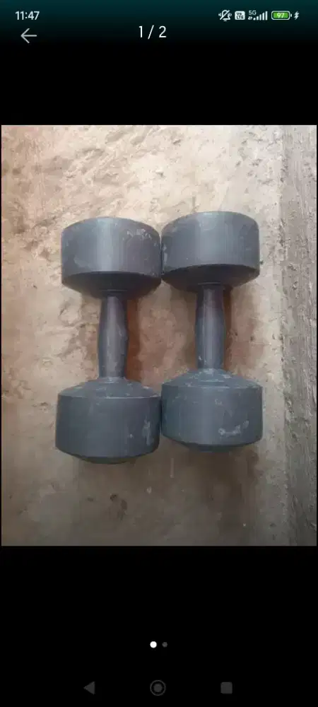 barbel 5 kg 2 pcs masih sangat bagus