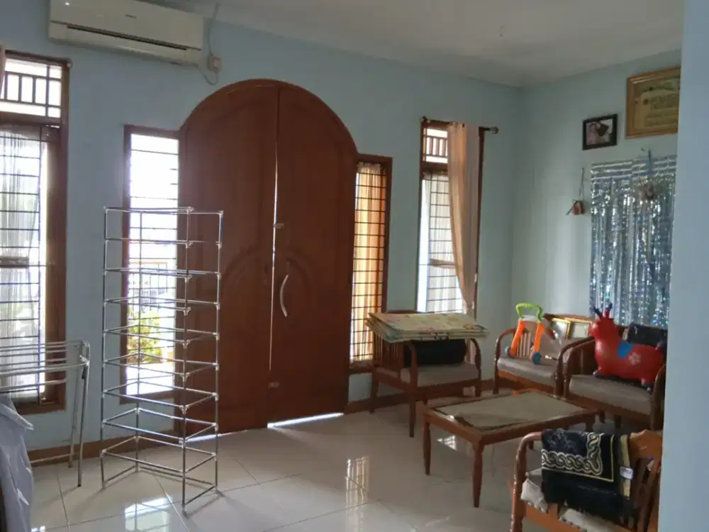 DIJUAL RUMAH 2 LANTAI SIAP HUNI - KARANG TENGAH LEBAK BULUS, JAKSEL