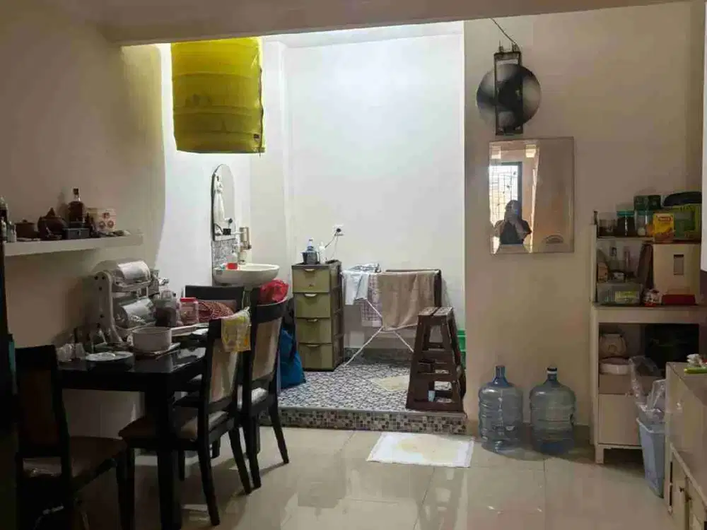 dijual rumah semi furnish taman palem lestari