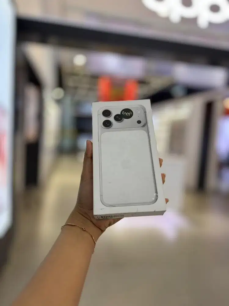 APPLE IPHONE 17PROMAX 1TB SILVER FREE TRAVEL ADPTERNEW RESMI INDONESIA