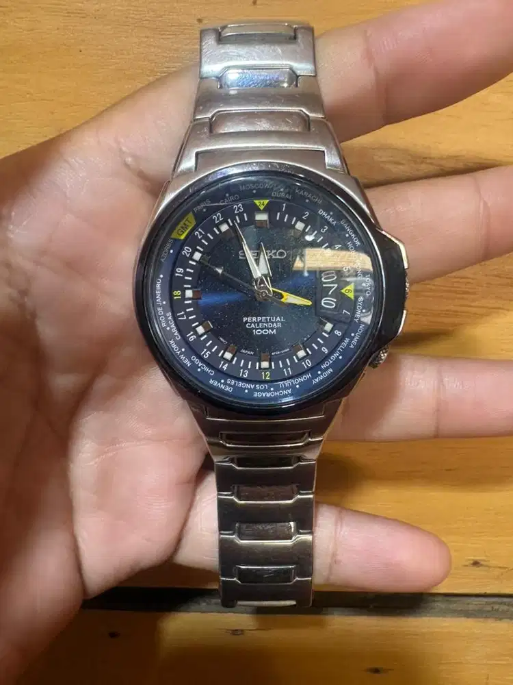 Seiko Quartz Men SLT105