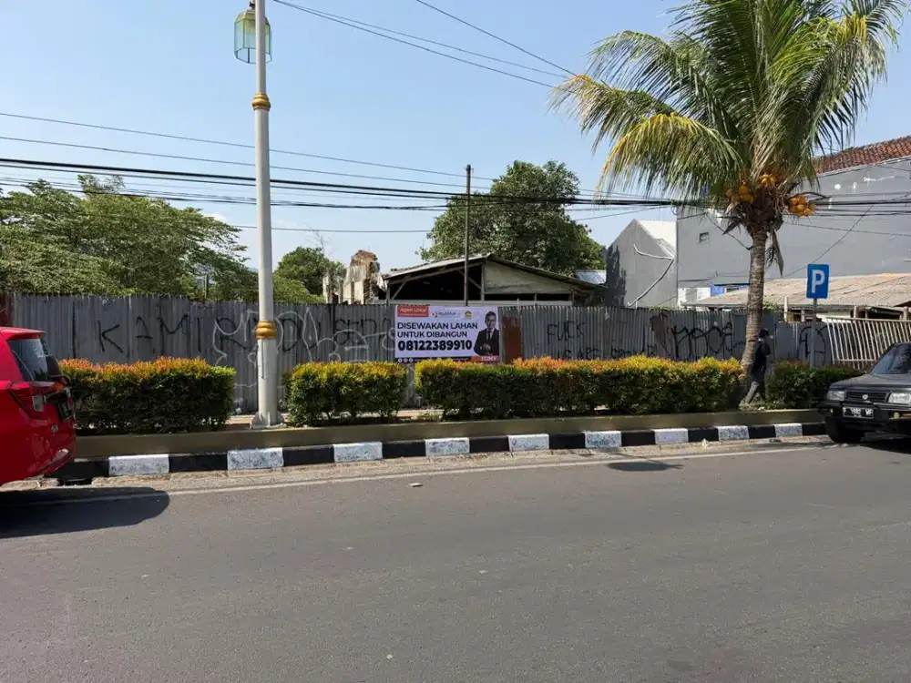 Lahan Luas di Pusat Keramaian Cocok untuk Pengembangan Usaha