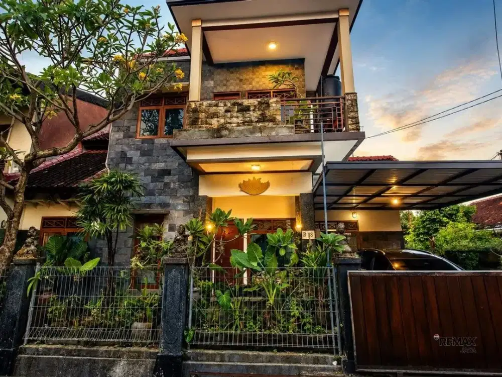 Rumah Hook 2 Lantai dengan 3 Kamar Tidur Disewakan di Sidakarya