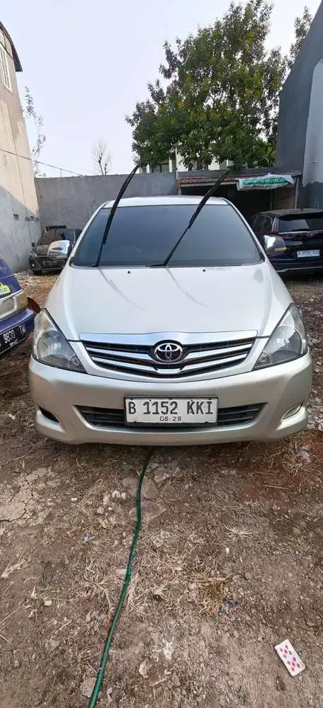 Toyota Kijang Innova 2011 Bensin