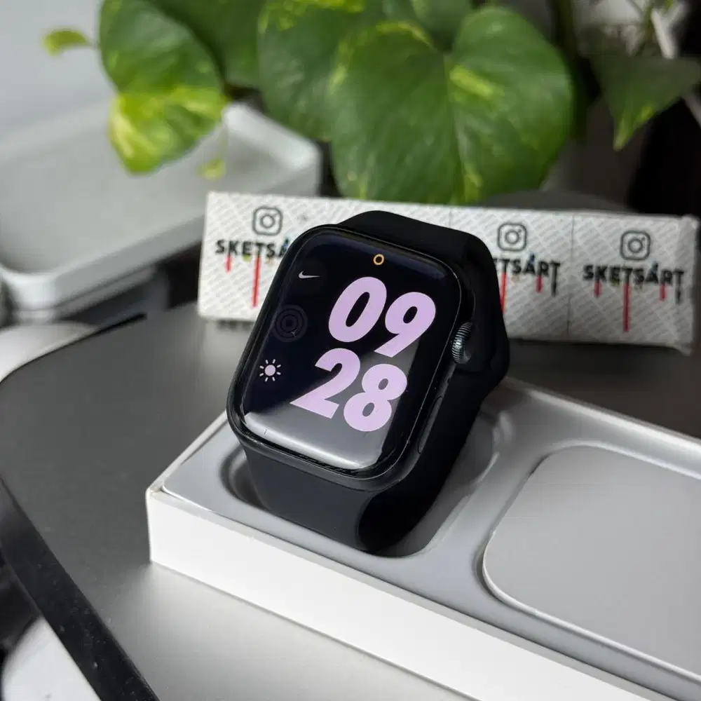 Apple Watch Series 8 44mm Black iwatch Battery Health 87%