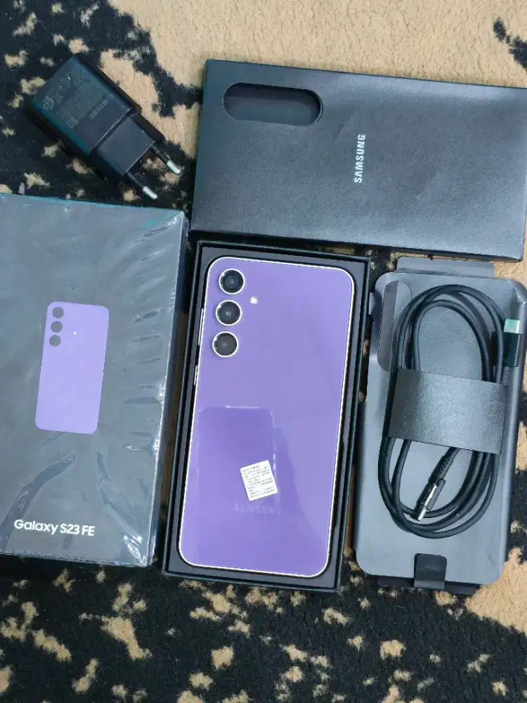 Samsung Galaxy S23 FE Purple Ram 8/256GB
Kelengkapan fullset siap pake