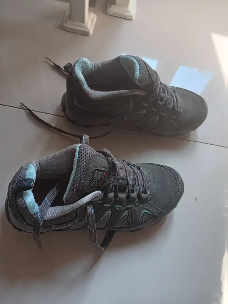 Sepatu hiking karrimor
