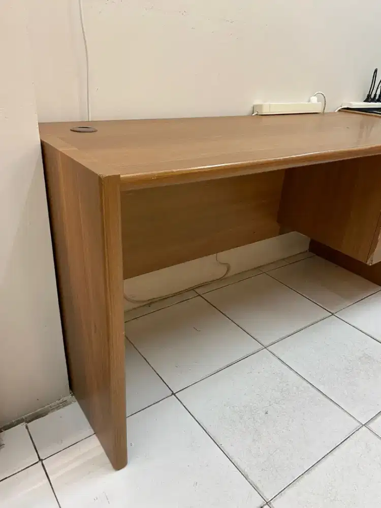 Dijual Meja Kerja Kayu Minimalis - Elegan & Kokoh