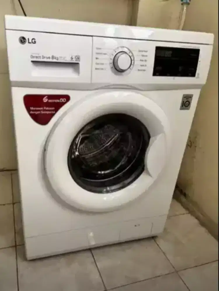 Mesin cuci front loading merk LG inverter, kondisi normal