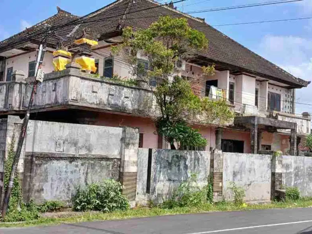 Jual Rumah Posisi Hook Jl Bubgtomo Denpasar area Hunian strategis kota Denpasar Barat