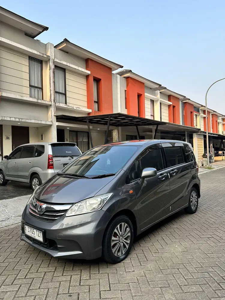 Honda Freed SD 2013 Facelift