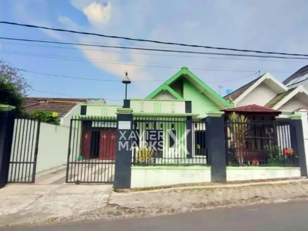 DIJUAL Villa Minimalis Terawat Full Furnish Ada Gazebo dan Taman Depan Siap Huni Berpotensi Income Dekat Tempat Wisata dan Pusat Kota di JL Abdul Gani