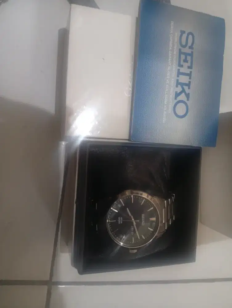 Jam tangan seiko