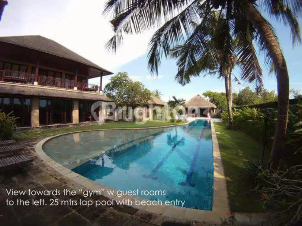 LUXURY VILLA 8BR PERERENAN BEACH WALKING DISTANCE