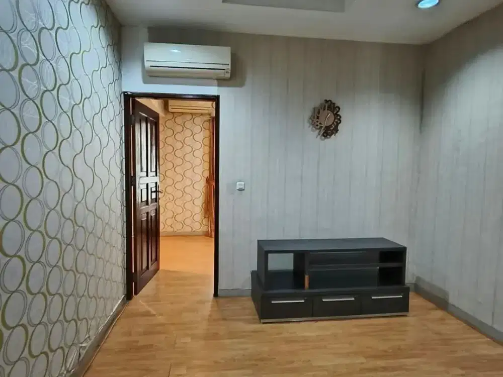 sewa rumah walet permai PIK uk 7x25m furnished