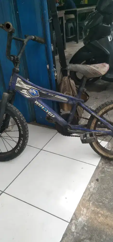 sepeda BMX ukuran 16 untuk anak merek wimcicle