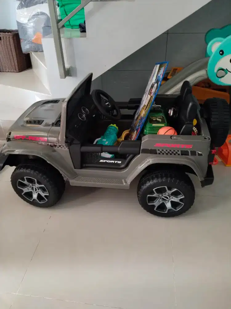 Mobil aki anak bisa di naikin