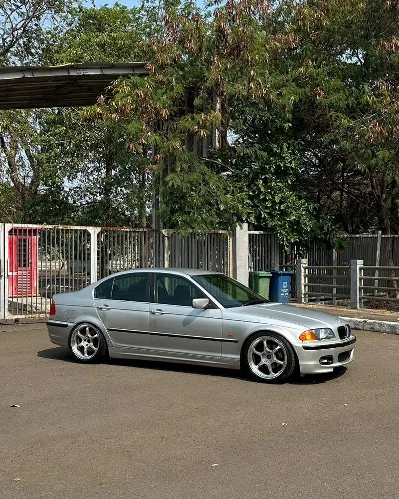 BMW E46 325i M54 2001