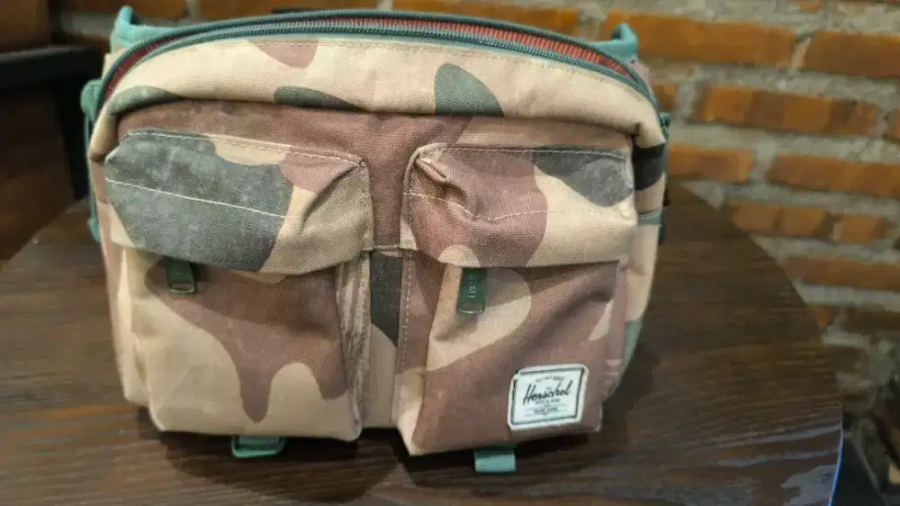 Original Herschel Waist Bag muat ipad mini 6 no jansport fjallraven