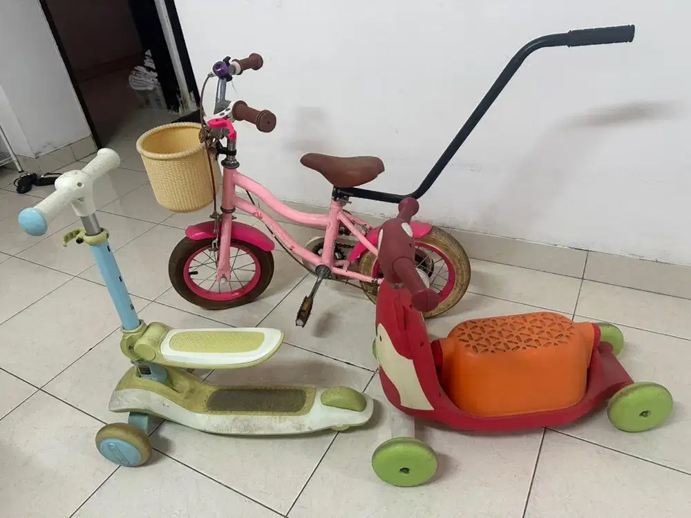 Bekas Sepeda anak Mainan Interaktif Sebagai Walker, Bike dan Scooter