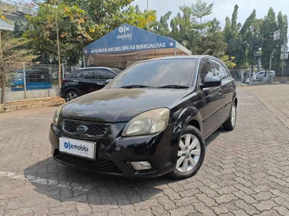 KM Rendah - Kia Rio 1.4 SE Bensin-AT 2011
