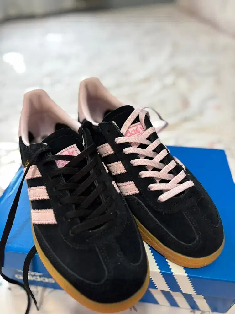 WTS Sepatu Adidas Handball Spezial