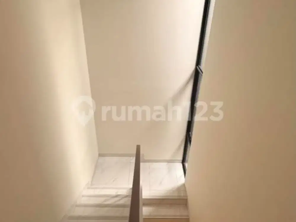 Dijual Cepat Rumah Cluster Bagus Furnished Siap Huni di Cluster Flavio, Suvarna Sutera