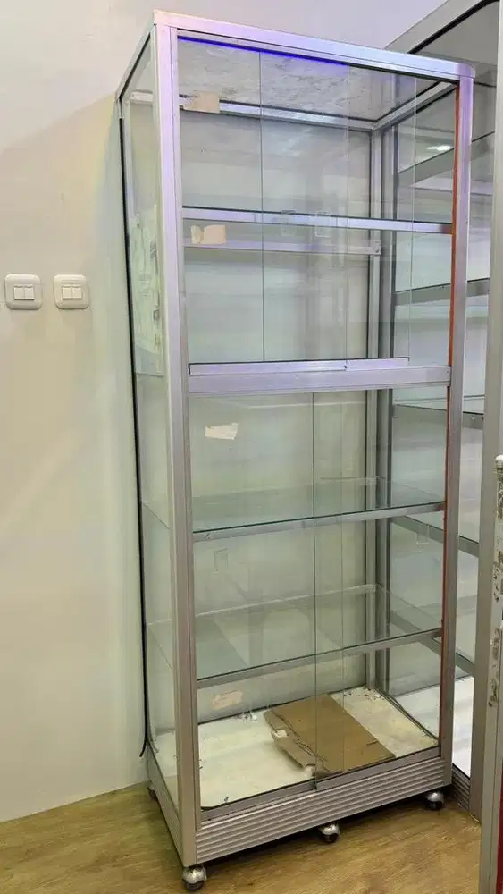 Etalase bekas masih bagus