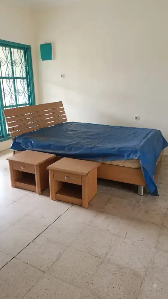 Tempat tidur kayu queen size include 2 nakas