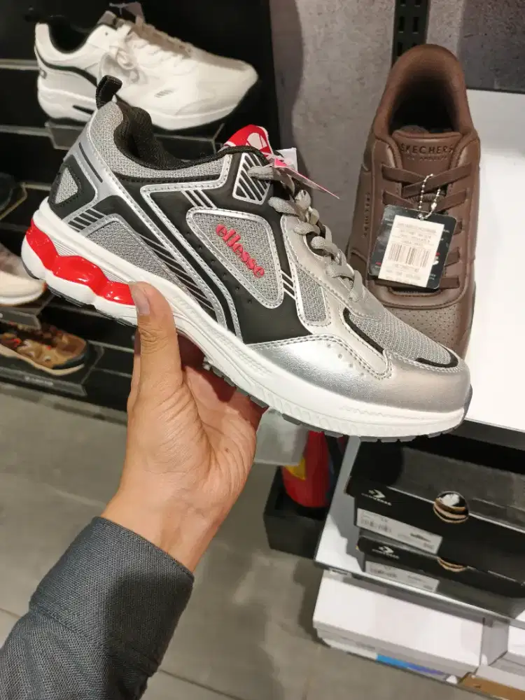 Cuci Gudang Sepatu Ellese Original