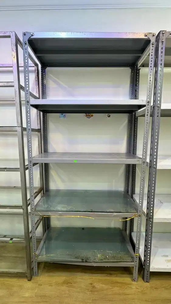 Rak besi 5 susun masih bagus