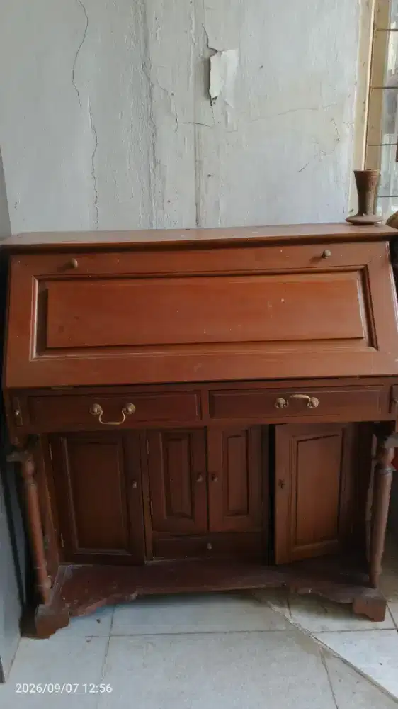 Meja + lemari antik jati