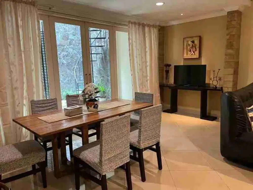Di jual rumah cantik di kartika alam III pondok indah