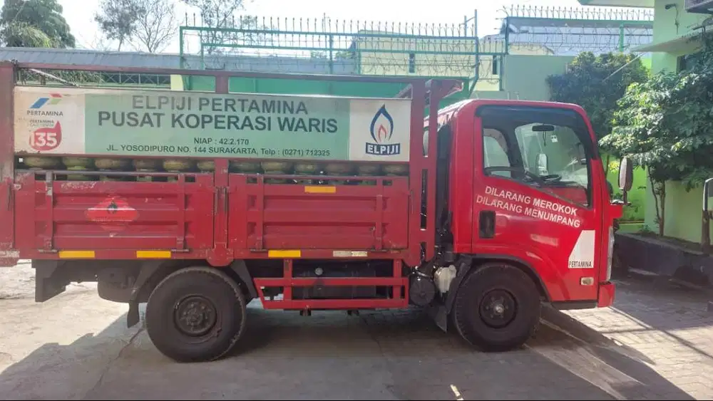 Truk Isuzu Elf 2020