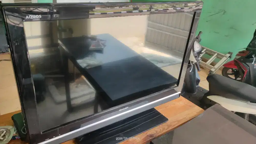 TV LCD SHARP AQUOS 32 INCH