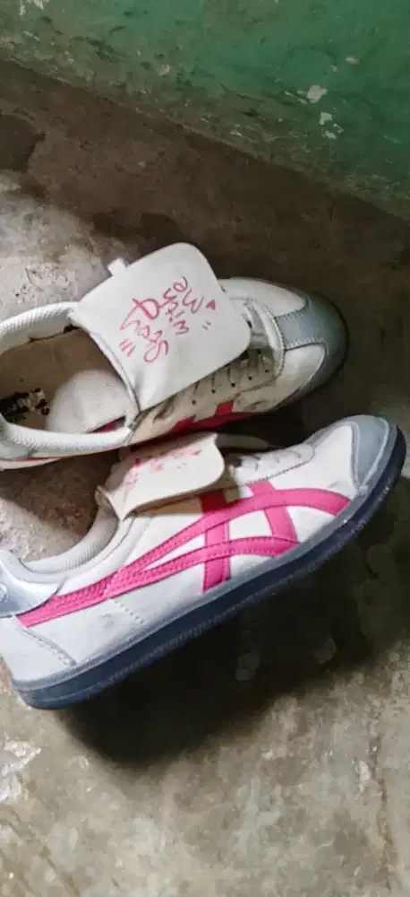 Jual sepatu onitsuka