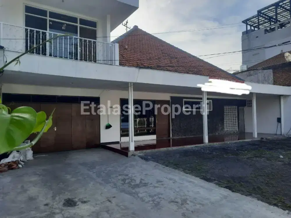 Dijual / disewakan rumah usaha jalan raya indragiri