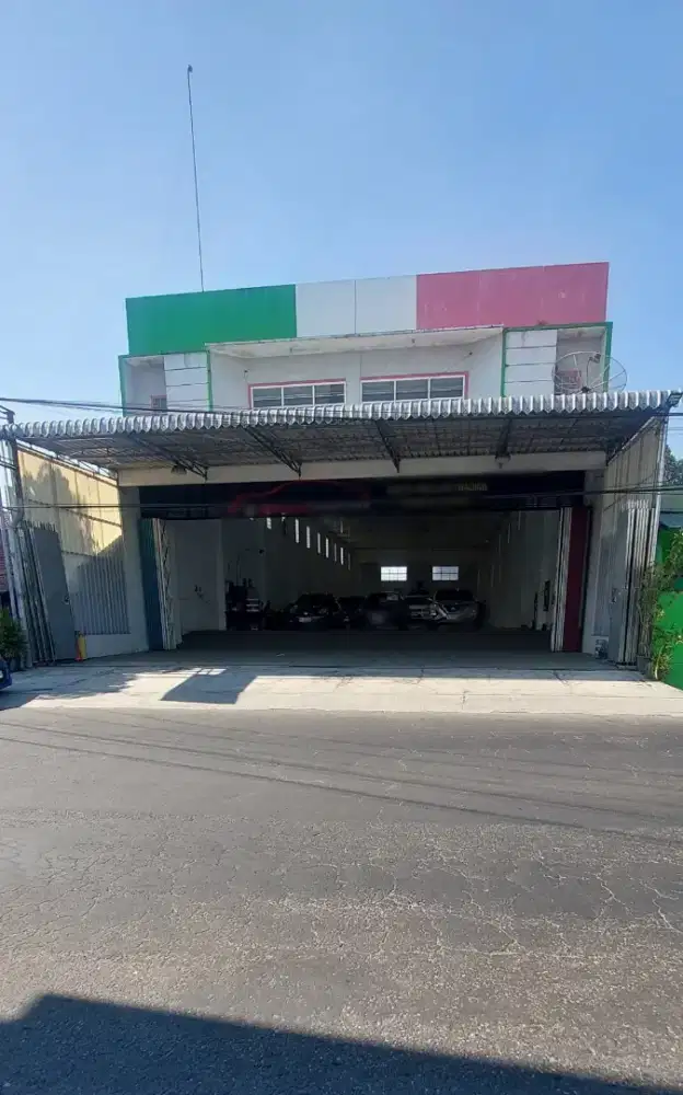 Di sewa luas 1200 m², ex showroom mobil