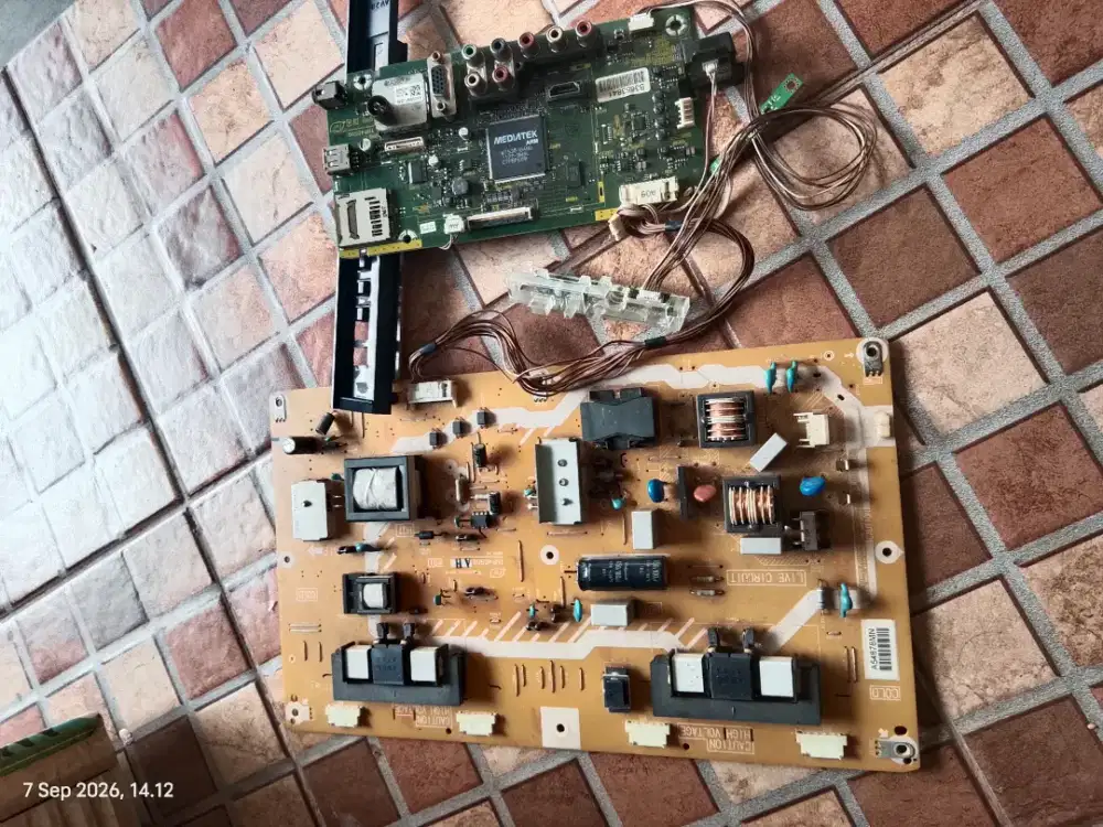 Dijual mesin TV lcd panasonic 32 in