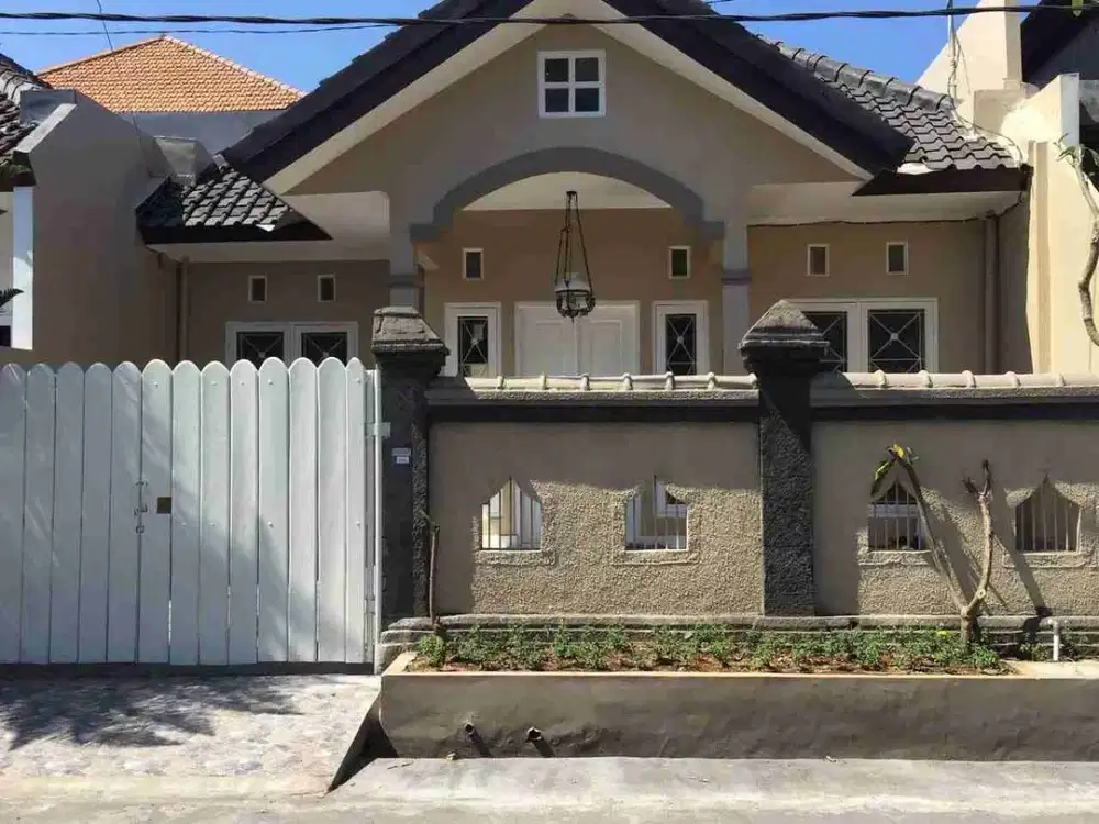 Rumah cantik strategis dekat imigrasi Taman Jimbaran Bali