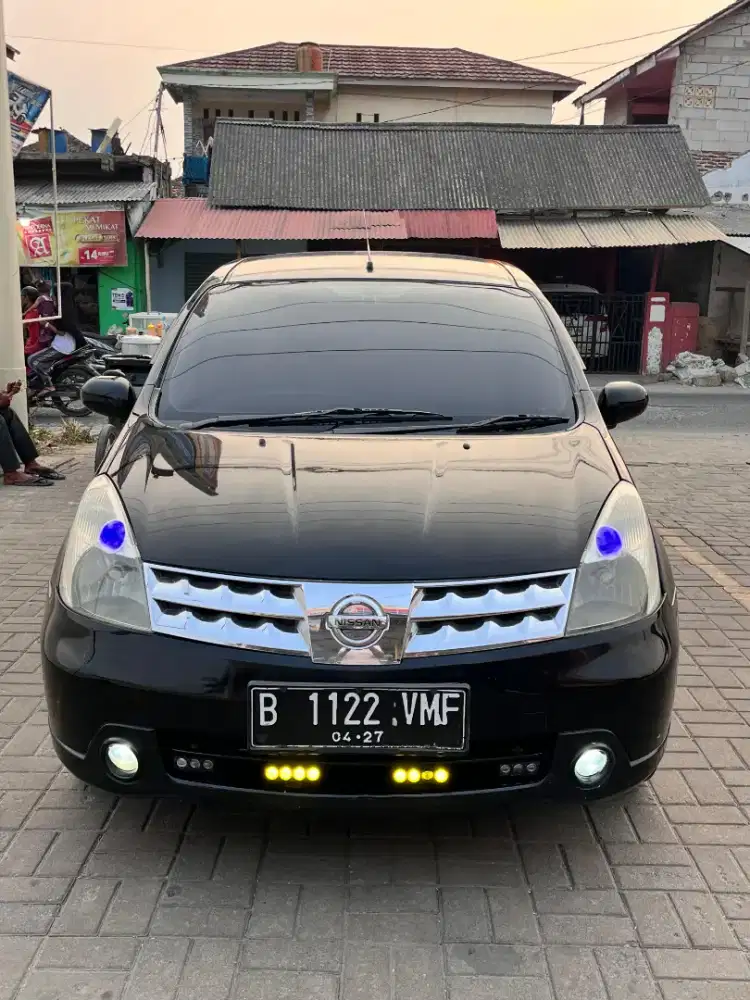 Grand livina 2008 AT