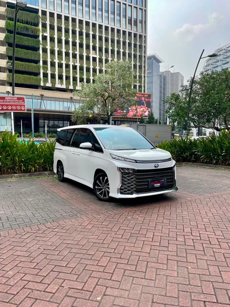 Toyota Voxy 2.0 CVT 2022 HARGA TERMURAH