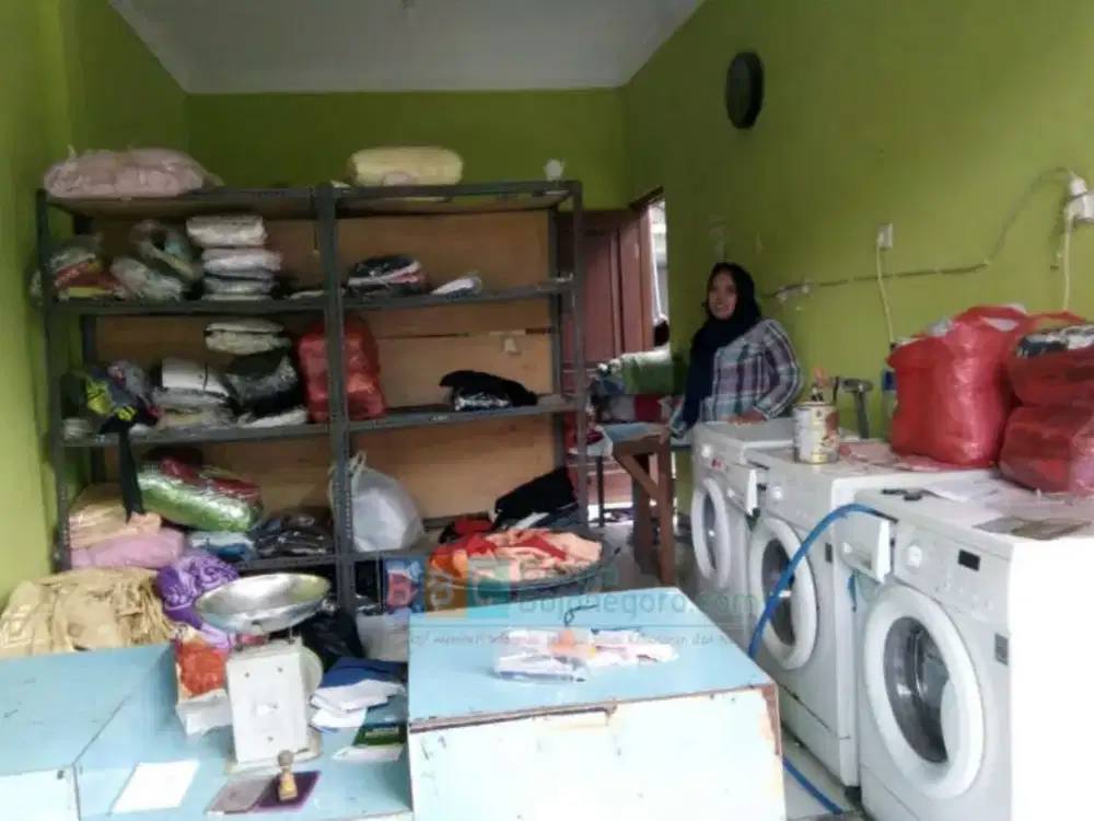 DI BUTUHKAN SEGERA KARYAWAN LAUNDRY YANG SERIUS MAU KERJA