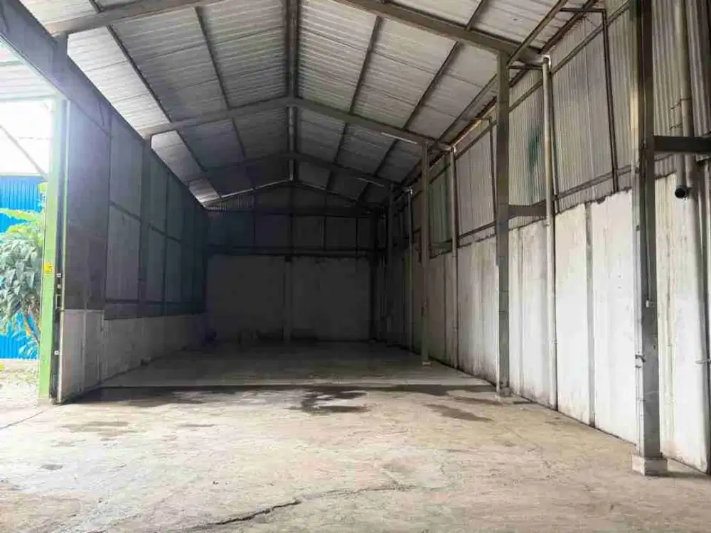 Gudang bersih mainroad siap huni dekat Samsat dan kordon Kiaracondong