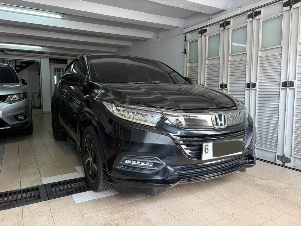 HRV Prestige Facelift Panoramic 2020 Hitam