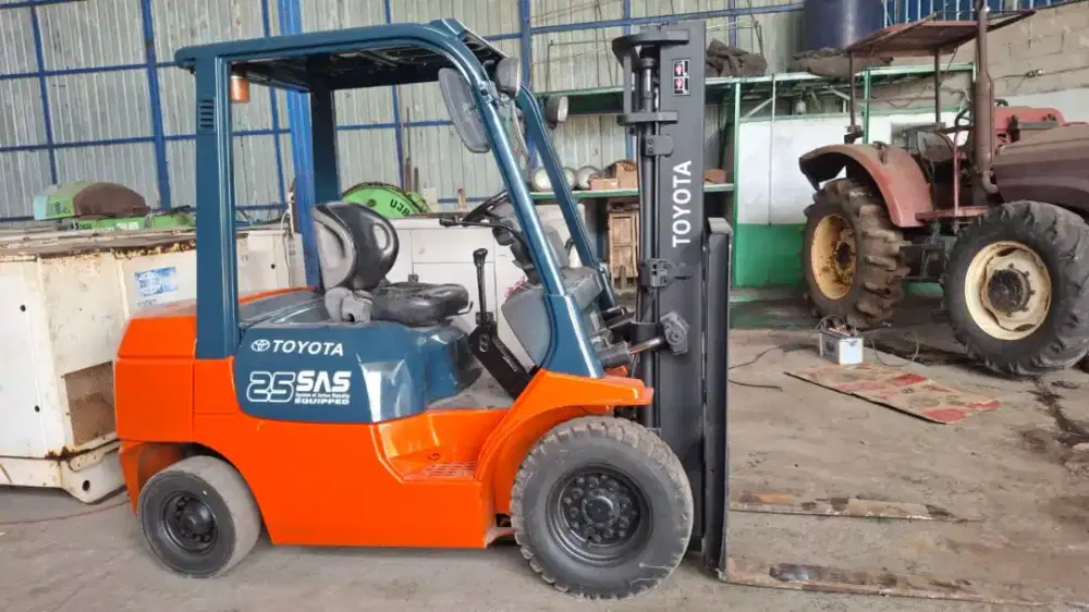 Forklift Toyota 2,5 Ton,Manual,3 Meter,Mesin 1DZ-II,7FD25,Tahun 2003