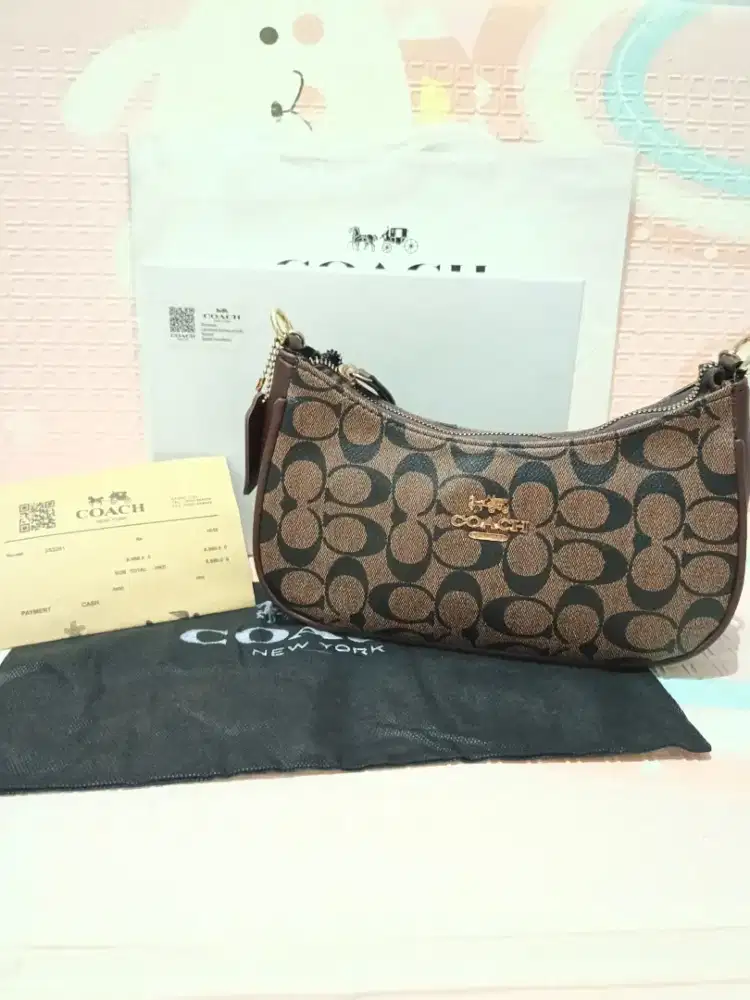 Tas selempang wanita