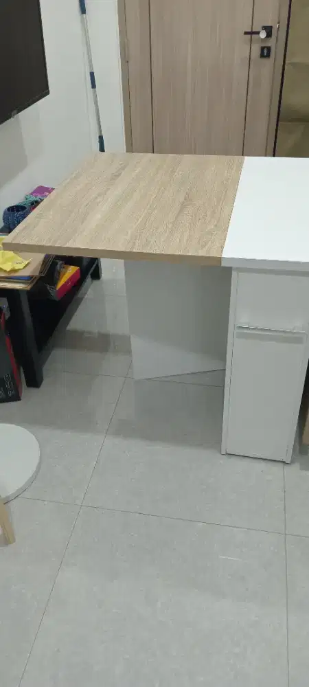 Meja makan lipat dekoruma