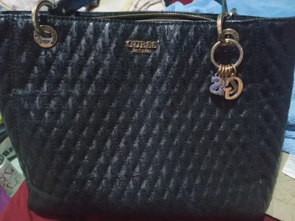 Tote bag Guess hitam