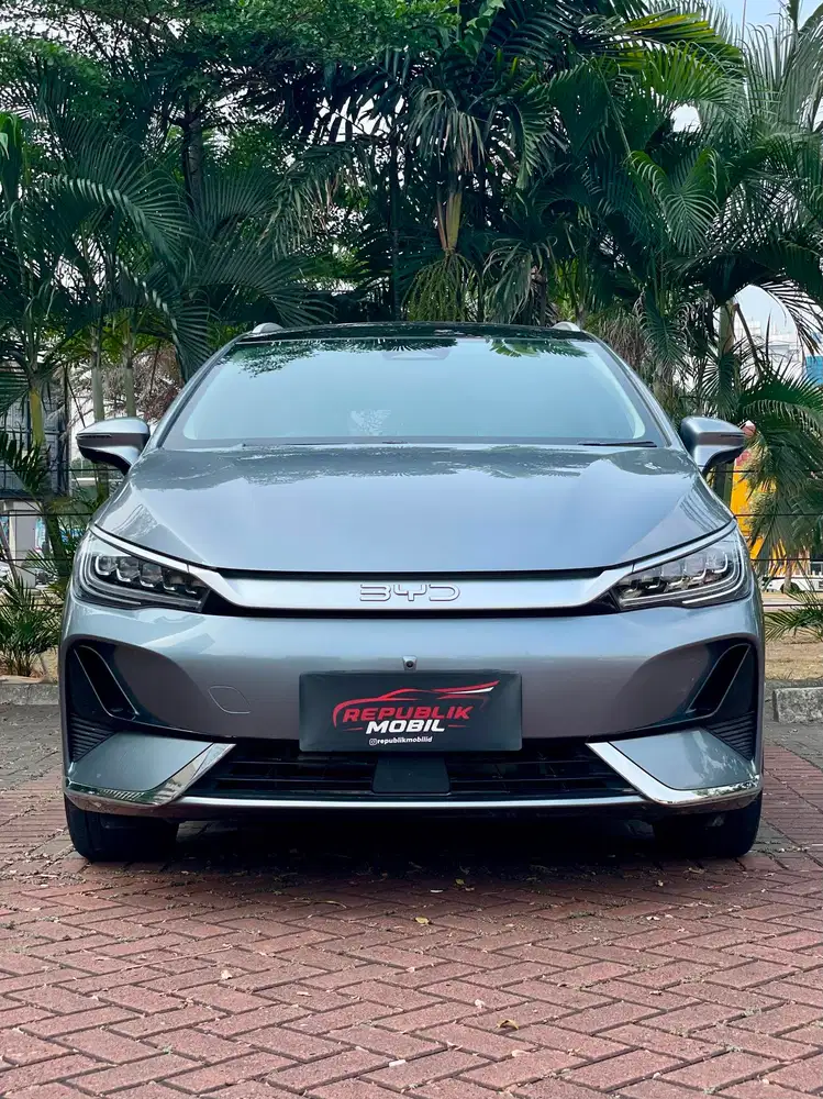 BYD M6 Superior EV AT 2025 Mobil listrik siap pakai termurah